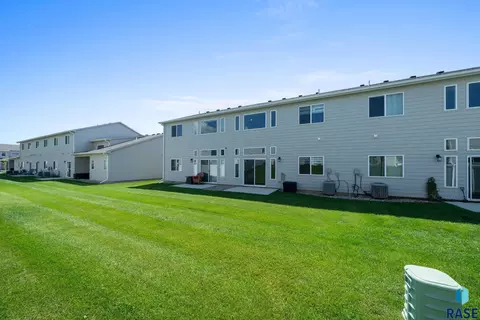 Exterior - 8133 E Tencate Pl, Sioux Falls, SD 57110 photo 2 of 3