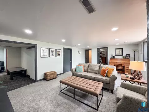 Living - E Ronning Dr, Sioux Falls, SD 57103 photo 7 of 8