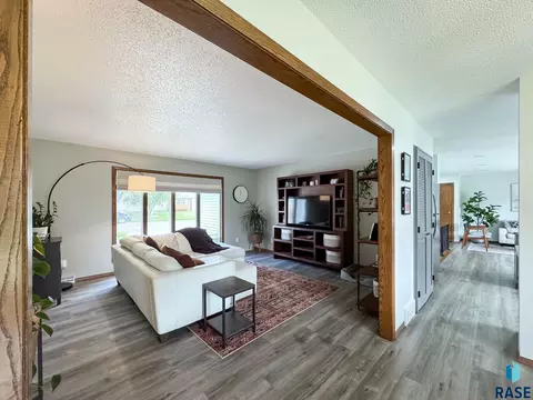Living - E Ronning Dr, Sioux Falls, SD 57103 photo 4 of 8