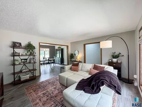 Living - E Ronning Dr, Sioux Falls, SD 57103 photo 3 of 8
