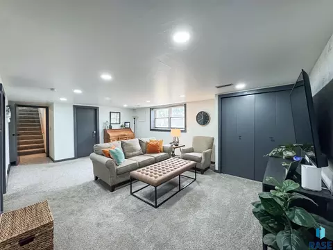 Living - E Ronning Dr, Sioux Falls, SD 57103 photo 8 of 8