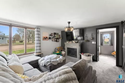 Living - 500 Garfield St, Centerville, SD 57014 photo 3 of 5