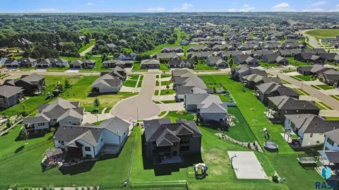 View/Area - 6701 E Spitfire Cir, Sioux Falls, SD 57110 photo 8 of 16