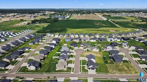 View/Area - 6701 E Spitfire Cir, Sioux Falls, SD 57110 photo 5 of 16