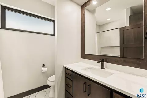 Bath - 6701 E Spitfire Cir, Sioux Falls, SD 57110 photo 4 of 4