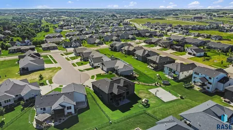 View/Area - 6701 E Spitfire Cir, Sioux Falls, SD 57110 photo 9 of 16