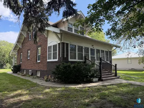 Other - 904 S Cherry St, Freeman, SD 57029 photo 2 of 35