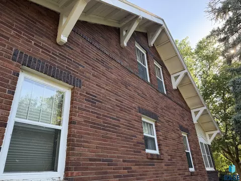 Exterior - 904 S Cherry St, Freeman, SD 57029 photo 11 of 12