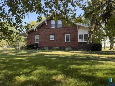 Other - 904 S Cherry St, Freeman, SD 57029 photo 7 of 36