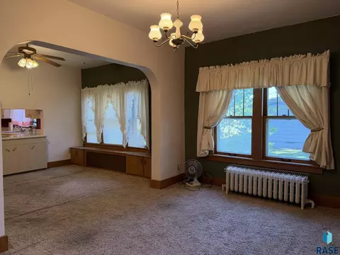 Living - 904 S Cherry St, Freeman, SD 57029 photo 1 of 3