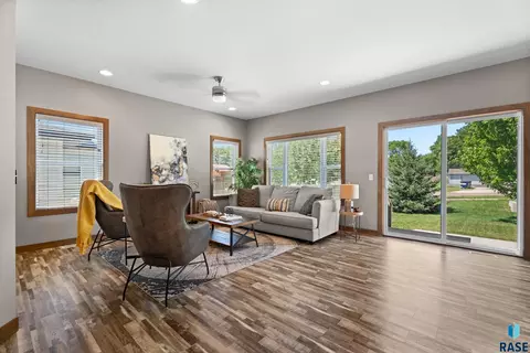 Living - 612 E Lakeview Dr, Brandon, SD 57005 photo 1 of 3