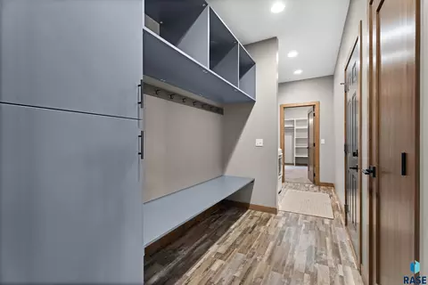 Entry Way - 612 E Lakeview Dr, Brandon, SD 57005 photo 2 of 2