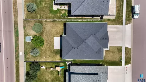 View/Area - 612 E Lakeview Dr, Brandon, SD 57005 photo 1 of 5