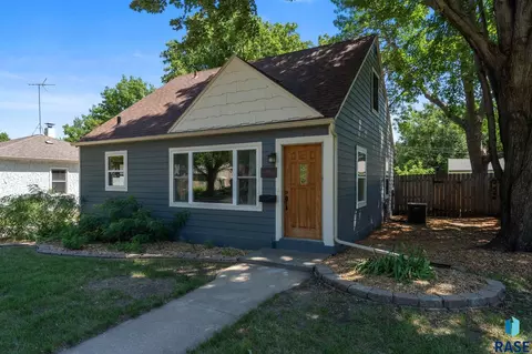 Exterior - 1732 S Van Eps Ave, Sioux Falls, SD 57105 photo 2 of 8