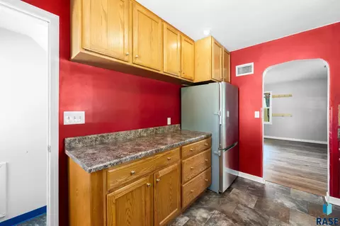 Kitchen - 1732 S Van Eps Ave, Sioux Falls, SD 57105 photo 4 of 4
