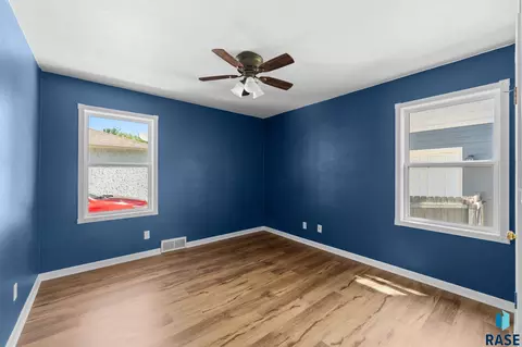 Bedroom - 1732 S Van Eps Ave, Sioux Falls, SD 57105 photo 2 of 3