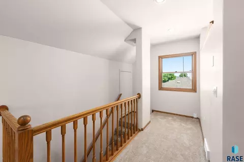 Entry Way - 1732 S Van Eps Ave, Sioux Falls, SD 57105 photo 2 of 2