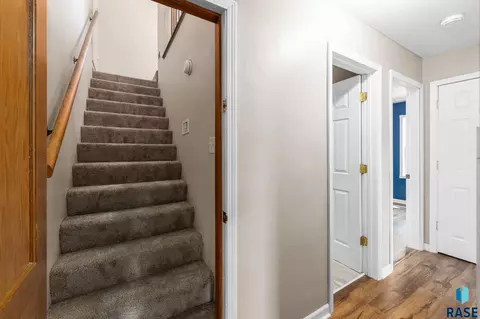 Entry Way - 1732 S Van Eps Ave, Sioux Falls, SD 57105 photo 1 of 2