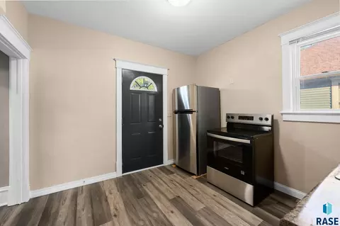 N Cliff Ave, Sioux Falls, SD 57103 photo 13
