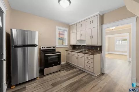 N Cliff Ave, Sioux Falls, SD 57103 photo 12