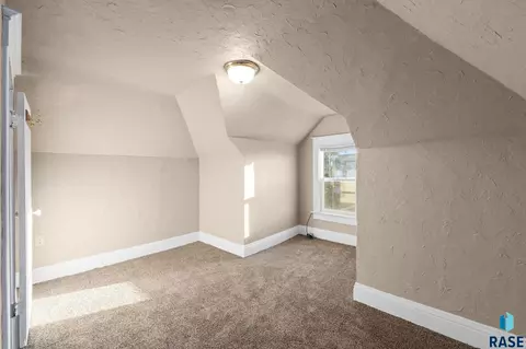 N Cliff Ave, Sioux Falls, SD 57103 photo 20