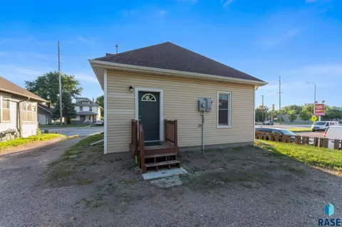 N Cliff Ave, Sioux Falls, SD 57103 photo 22
