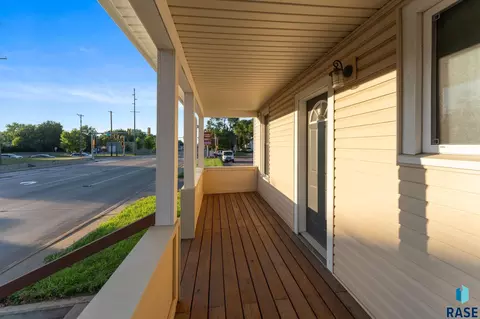 N Cliff Ave, Sioux Falls, SD 57103 photo 3