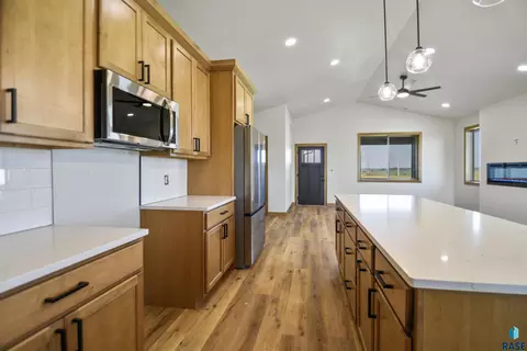 Kitchen - 1108 N Slate Ave, Brandon, SD 57005 photo 4 of 4