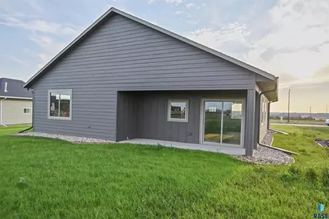 Exterior - 1108 N Slate Ave, Brandon, SD 57005 photo 2 of 3