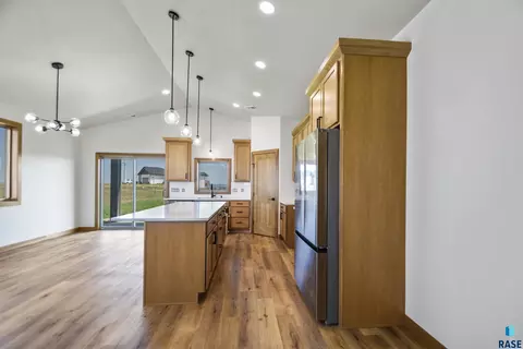 Kitchen - 1108 N Slate Ave, Brandon, SD 57005 photo 2 of 4