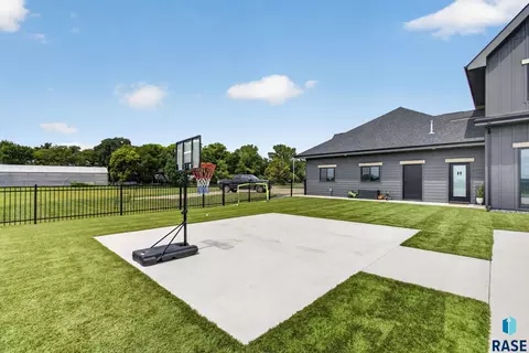 Exterior - 48259 263rd St, Brandon, SD 57005 photo 11 of 15