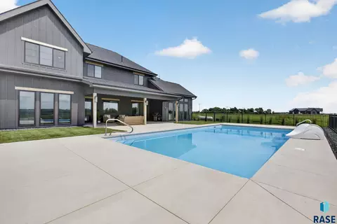 Exterior - 48259 263rd St, Brandon, SD 57005 photo 10 of 15