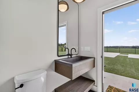 Bath - 48259 263rd St, Brandon, SD 57005 photo 15 of 15