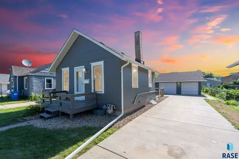 414 S Lyndale Ave, Sioux Falls, SD 57104