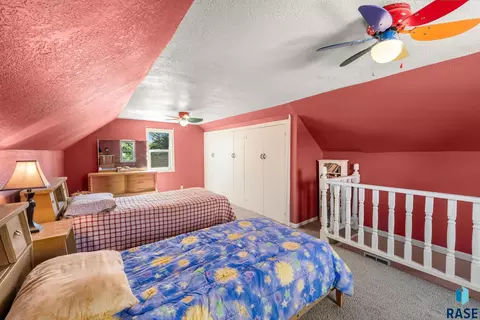 Bedroom - 27935 480th Ave, Canton, SD 57013 photo 7 of 9