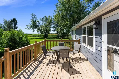 Exterior - 27935 480th Ave, Canton, SD 57013 photo 3 of 11
