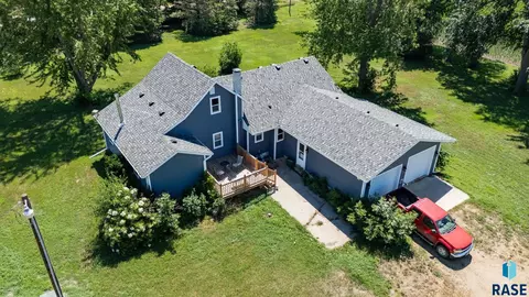 Exterior - 27935 480th Ave, Canton, SD 57013 photo 5 of 11