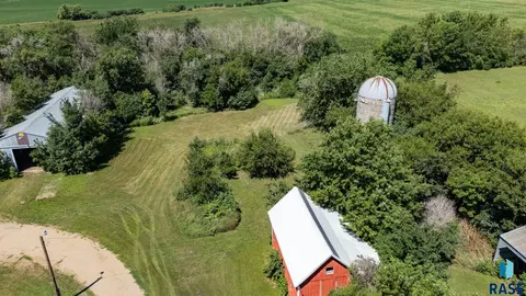 Exterior - 27935 480th Ave, Canton, SD 57013 photo 4 of 11