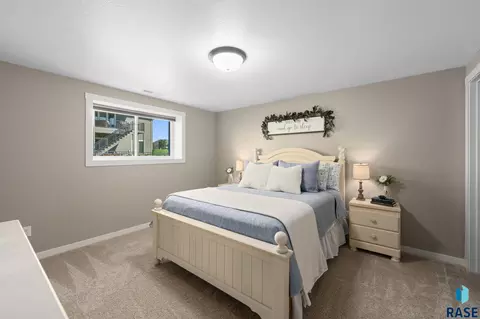 Bedroom - 309 S Dockside Cir, Sioux Falls, SD 57107 photo 6 of 7