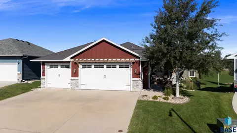 Exterior - 309 S Dockside Cir, Sioux Falls, SD 57107 photo 12 of 14