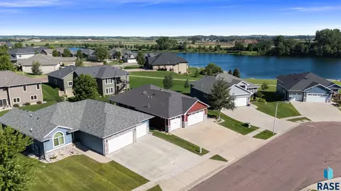 View/Area - 309 S Dockside Cir, Sioux Falls, SD 57107 photo 2 of 3