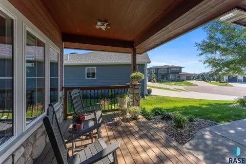 Exterior - 309 S Dockside Cir, Sioux Falls, SD 57107 photo 3 of 14