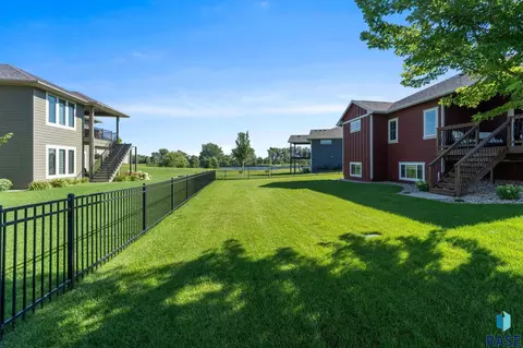 Exterior - 309 S Dockside Cir, Sioux Falls, SD 57107 photo 11 of 14
