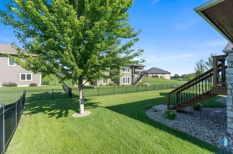 Exterior - 309 S Dockside Cir, Sioux Falls, SD 57107 photo 6 of 14