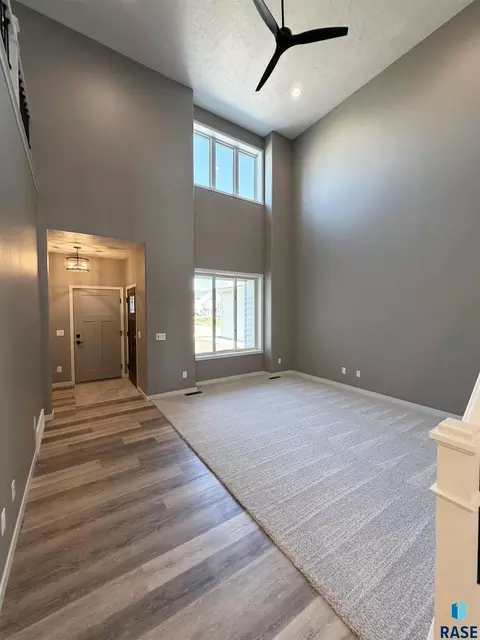 5115 E 67th St, Sioux Falls, SD 57108 photo 4