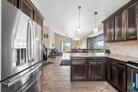 6717 Dugout Ln, Sioux Falls, SD 57110 photo 9