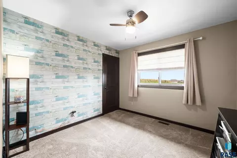6717 Dugout Ln, Sioux Falls, SD 57110 photo 16