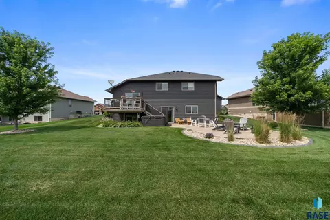 6717 Dugout Ln, Sioux Falls, SD 57110 photo 3
