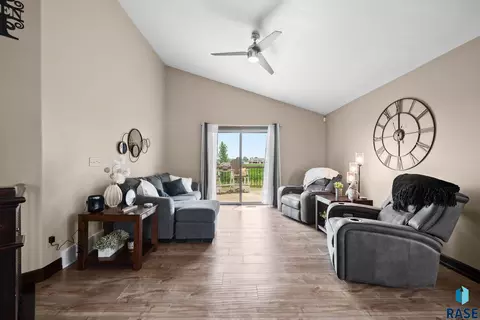 6717 Dugout Ln, Sioux Falls, SD 57110 photo 7