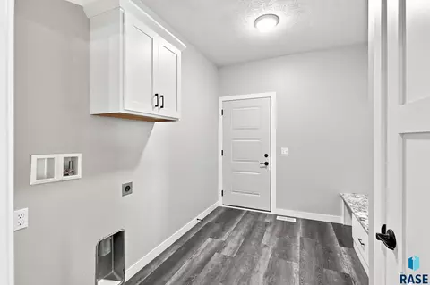 217 Devitt Dr, Harrisburg, SD 57032 photo 11